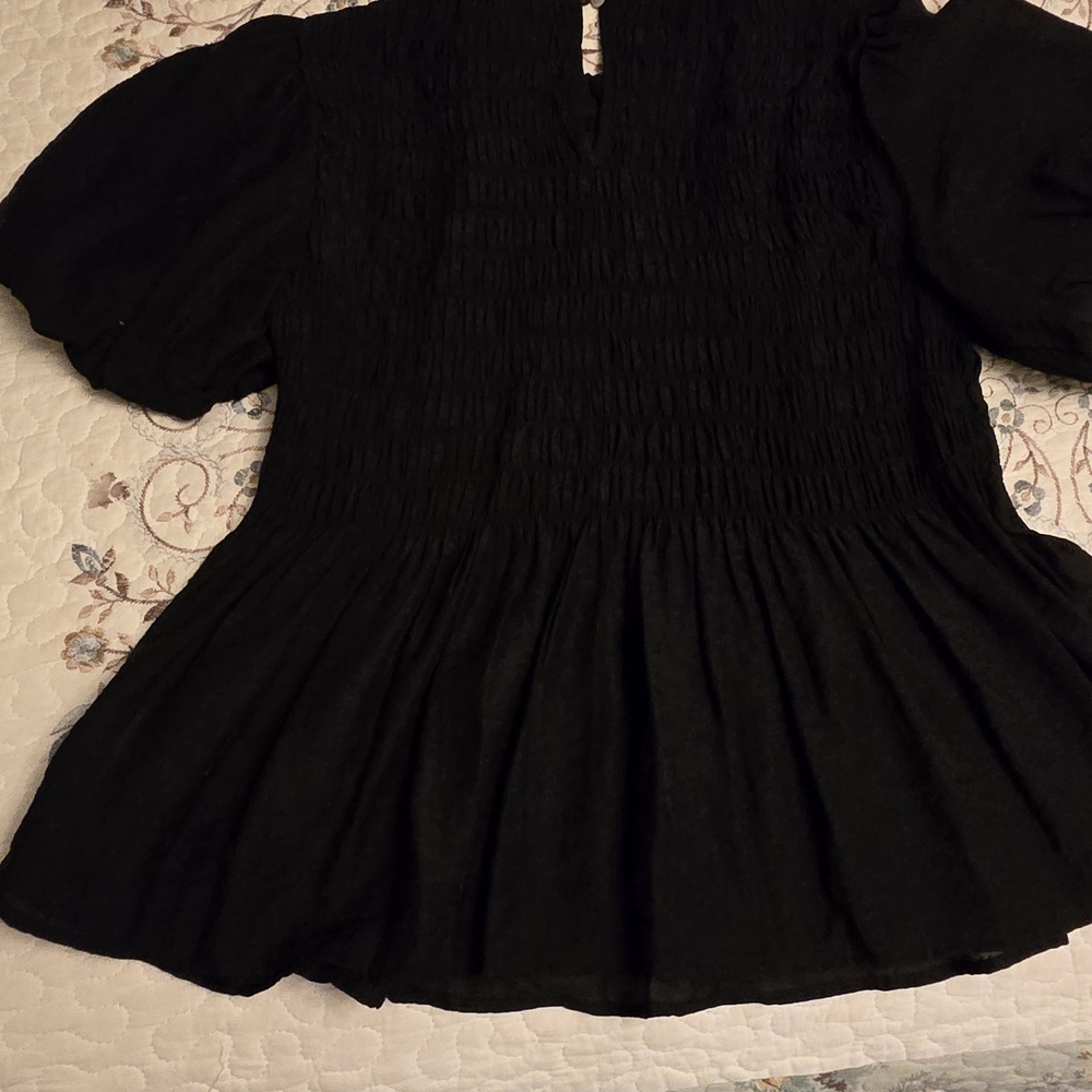 JODIFL Black Smocked Puff Sleeve Blouse